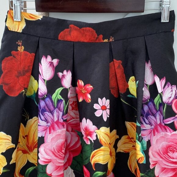 Pleated A line Floral Skirt Size M - Picture 4 of 9